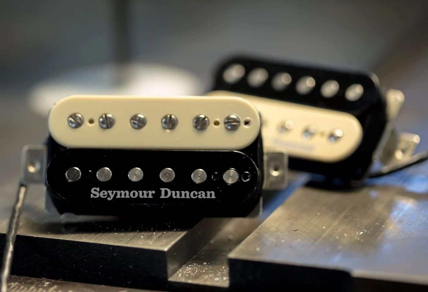 illustrative image of seymour duncan '59 vs pearly gates